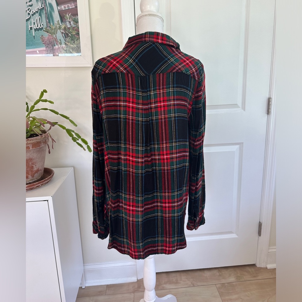 Beach lunch lounge, size large, tartan flannel button down GUC - Picture 4 of 7